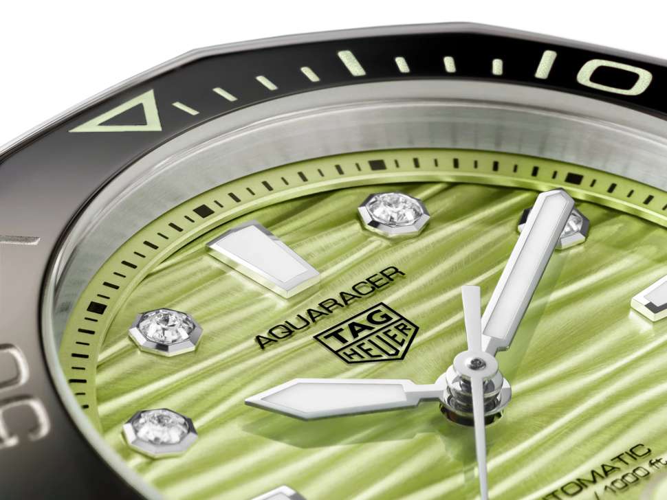 TAG Heuer TAG Heuer Aquaracer Professional 300 Date WBP231L.BA0618, aquaracer швейцария женские часы на браслете нержавеющая сталь боковой вид