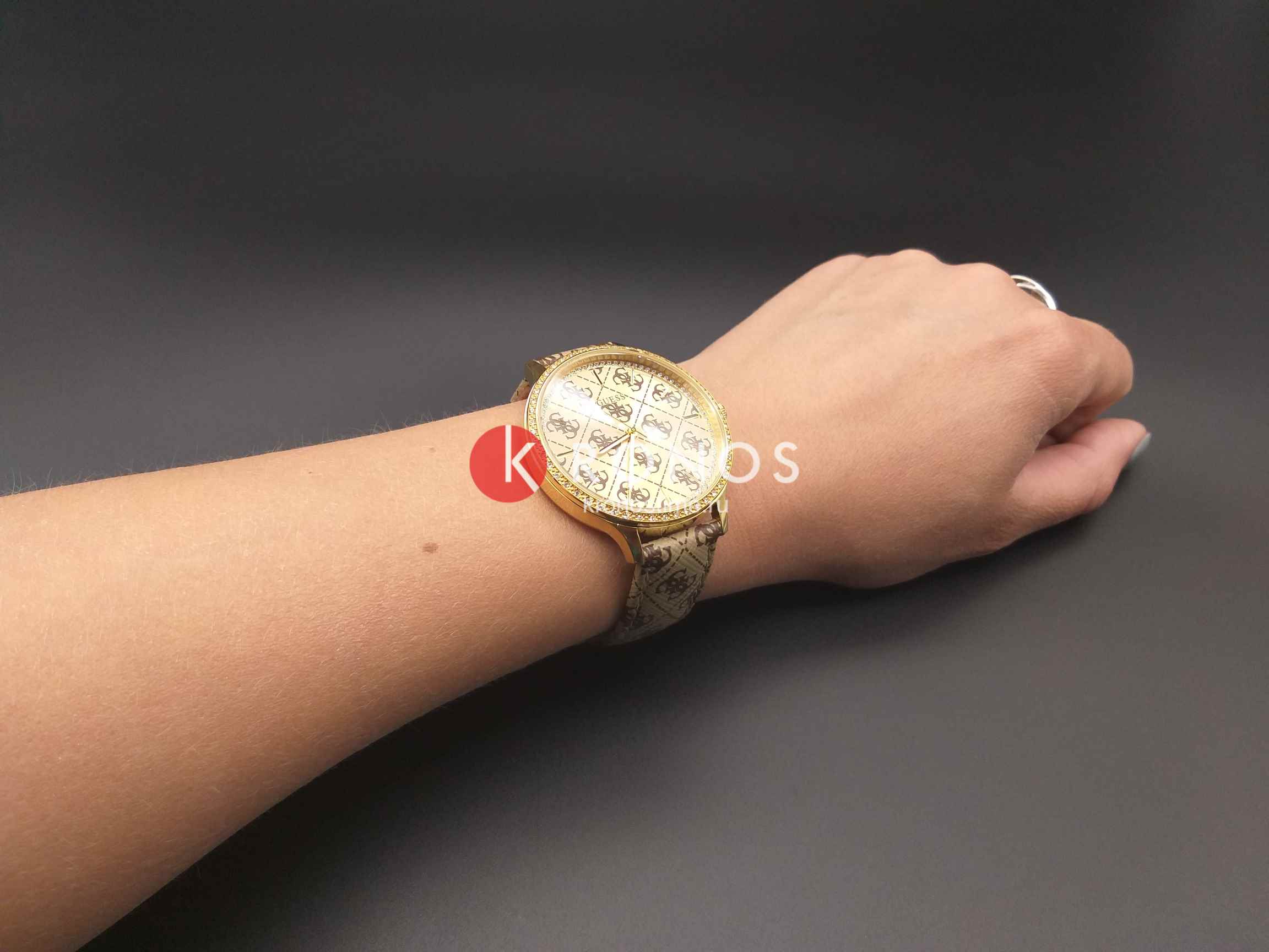 Guess Guess  W1229L2 женские часы коричневый циферблат на запястье