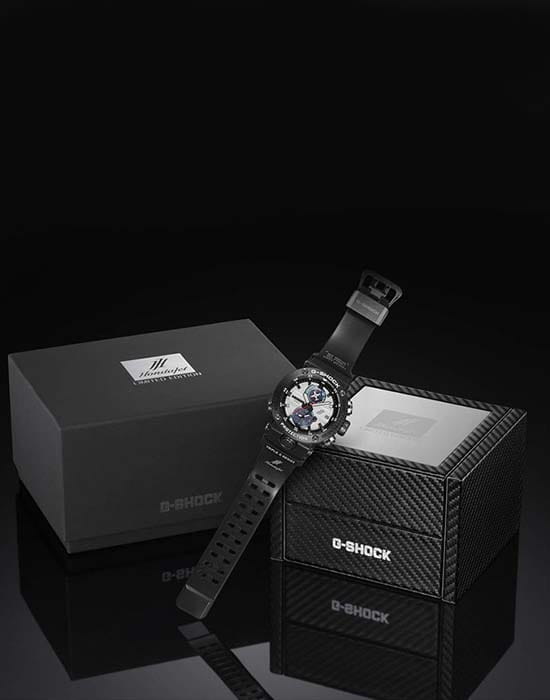 Casio GWR-B1000HJ-1ADR мужские часы застежка крупным планом