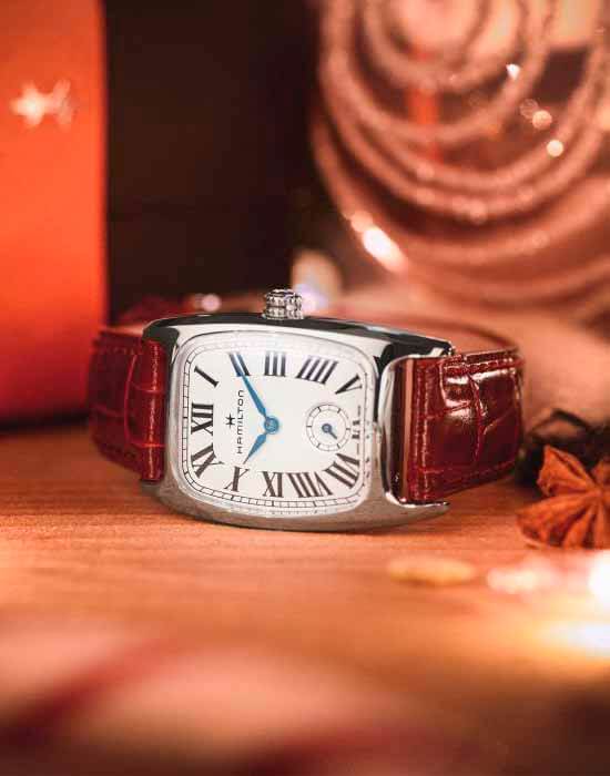 Hamilton H13321811 женские часы застежка крупным планом