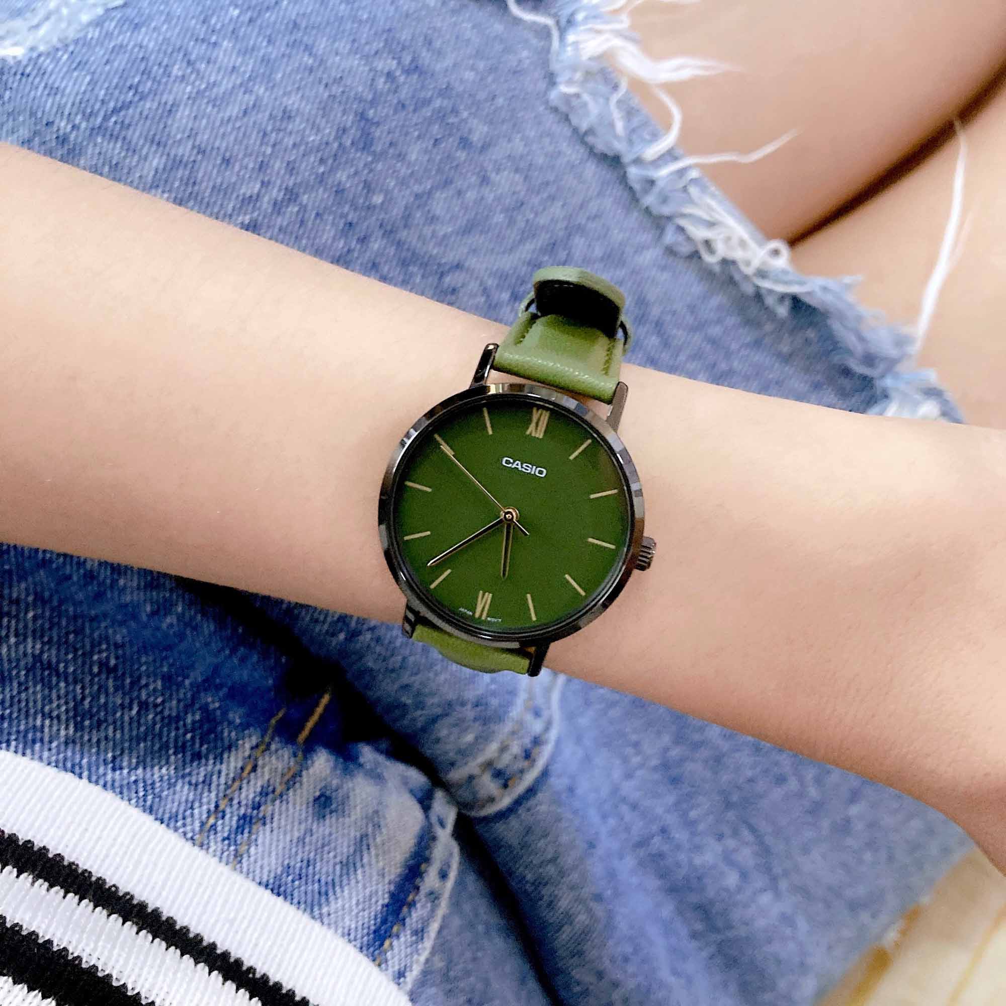 Casio Casio Collection LTP-VT02BL-3A , наручные женские часы фото под углом