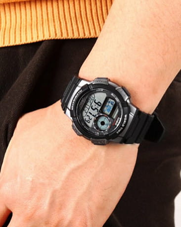 Casio Casio Collection AE-1000W-1AVDF (AE-1000W-1A) , наручные мужские часы фото под углом