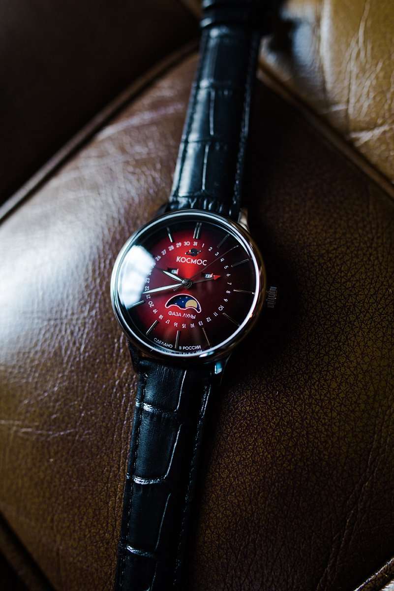 Космос Космос Сатурн K 067.11.35 кварцевые мужские часы часы крупный план красный циферблата