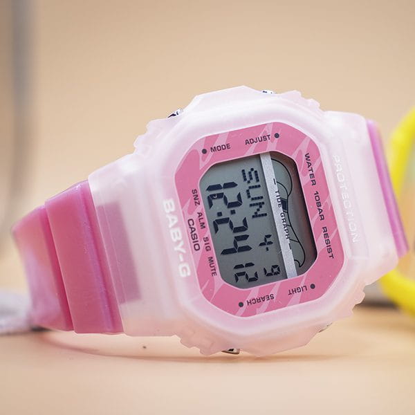 Casio BLX-565S-4 женские часы застежка крупным планом