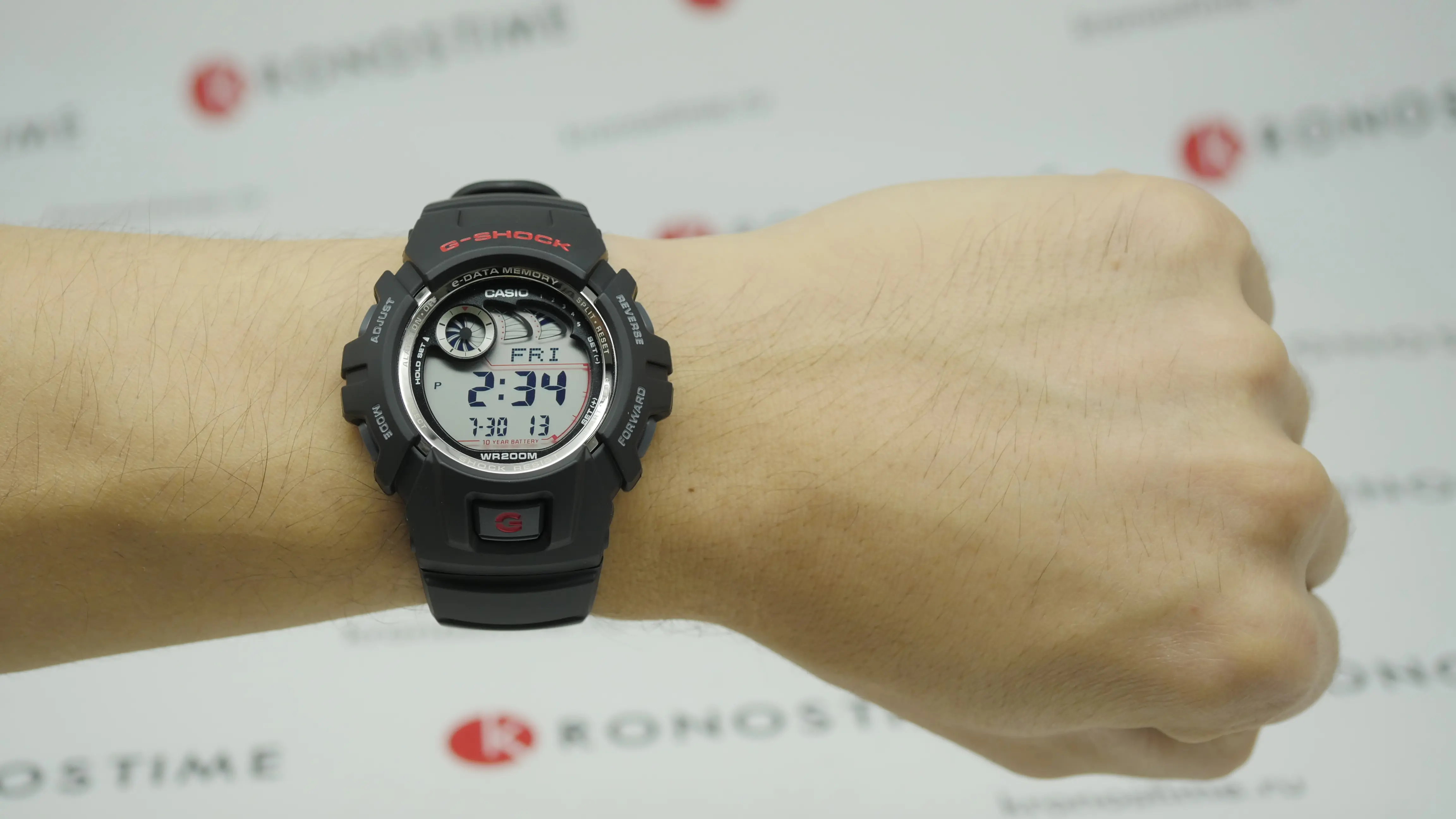 Часы Casio G-Shock G-2900F-1VER купить в Саратове по цене 10206 RUB:  описание, характеристики