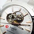 Tissot T1274071103101 мужские часы застежка крупным планом