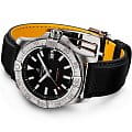 Breitling Breitling Avenger A17328101B1X1, avenger швейцария мужские часы на браслете кожаный боковой вид
