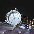 Maurice Lacroix AI1006-PVY13-171-1 женские часы застежка крупным планом