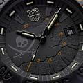 Luminox Luminox Pirates 3050 Series - Limited Edition XS.3051.PIR.LE  наручные мужские часы фото под углом.