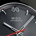 Mido M0216261608100 мужские часы застежка крупным планом