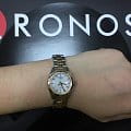 Tissot T1010102211101 женские часы застежка крупным планом