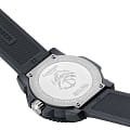 Luminox XS.3051.GO.NSF наручные мужские часы застежка крупным планом