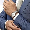 Longines L26285127 наручные мужские часы застежка крупным планом