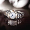 Longines L23205877 женские часы застежка крупным планом