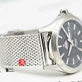 Swiss Military by Chrono Swiss Military by Chrono Day Date SMP36040.01  швейцарские мужские часы на браслете нержавеющая сталь боковой вид