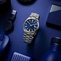 Citizen NJ0150-81L мужские часы застежка крупным планом