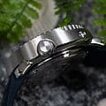 Seiko SRPH77K1 мужские часы застежка крупным планом