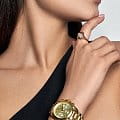 Michael Kors MK5798 наручные женские часы застежка крупным планом